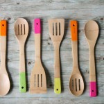 DIY Paint dipped spoons make a perfect hostess or Christmas gift!