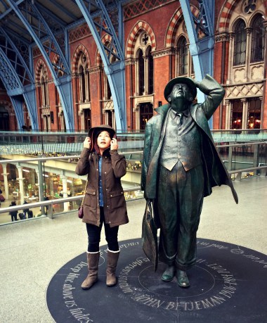 Cheri in London Station