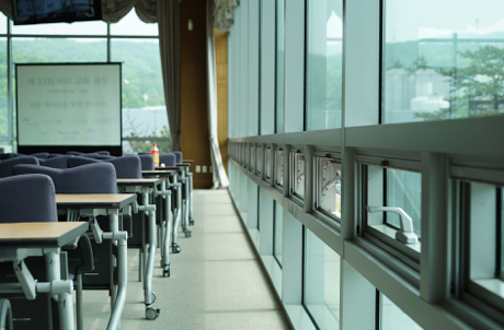 Photo via Pixabay by Fudowakira0