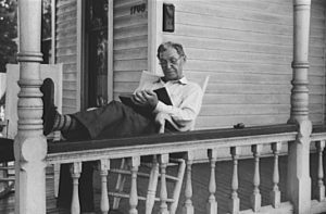 flash fiction, old man reading