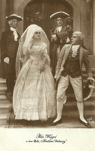 Pola Negri in Madame Dubarry