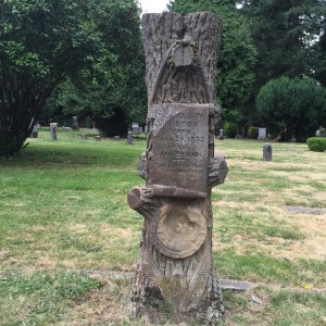 Woodcutters tombstone in the Lone Fir Cemetery