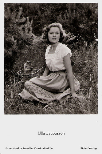 Ulla Jacobsson in Hon dansade en sommar (1951)