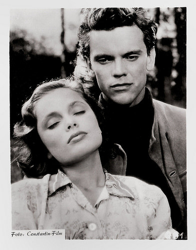 Ulla Jacobsson and Folke Sundquist in Hon dansade en sommar (1951)