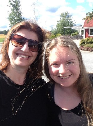 Johanna och jag on the road - på väg mot Karlsborg.