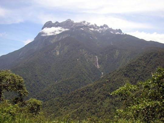 Mount Kinabalu by NepGrower. CC BY-SA 3.0 via Wikimedia Commons.