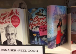 Sen åkte vi till Karlsborg och besökte bokhandeln. De gillade Åsa. Mig hade de aldrig hört talas om, haha.