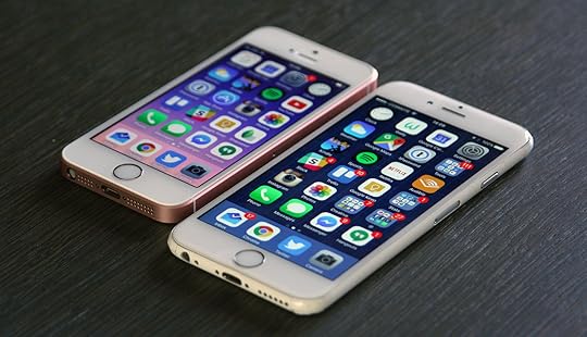 iPhoneSE_12