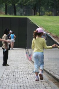 kate-at-vietnam-memorial-wall