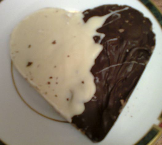 heart biscuit