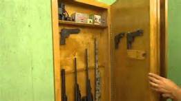 hominicious.com:best-nightstand-gun-safe: