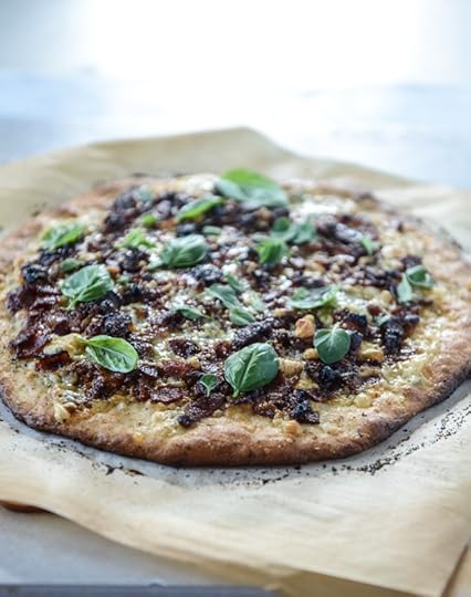 chipotle candied bacon and smoked blue cheese pizza by @howsweeteats I howsweeteats.com