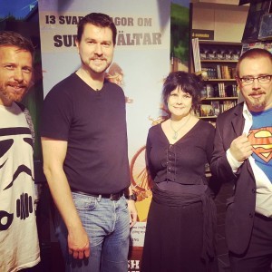 13 svarta sagor om superhjältar