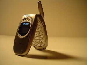 cell-phone-2-1525544-1280x960