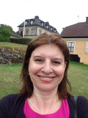 Och framför Görvälns slott