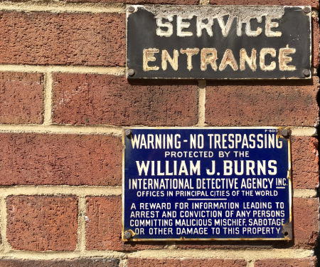 Burnsdetectiveagencysign