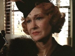Diane Ladd as the fake Mrs. Mulwray in 