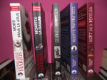 Primele 5 volume ale seriei.