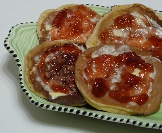 Kris Pearson - plate of pikelets