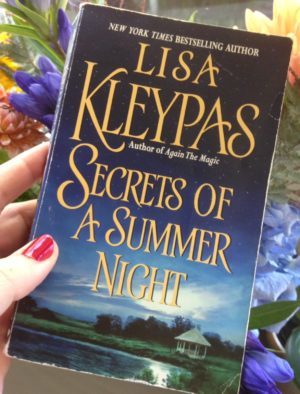 Den här tipsar jag om idag på Romanceeverafter. En kär favorit.