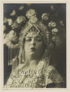 Eva Turner as Turandot. Photo by Fernand de Gueldre, 1936. Music Division.