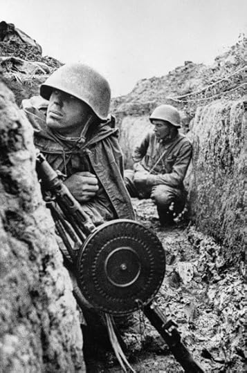 Soviet troops in a trench in Leningrad, Russia, 1 Sep 1941 (Russian International News Agency)