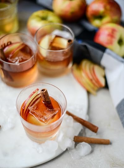 honeycrisp old fashioned I howsweeteats.com