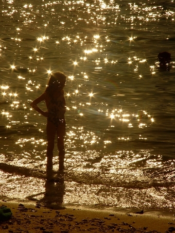 child_beach_golden