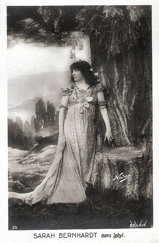 Sarah Bernhardt in Izéil
