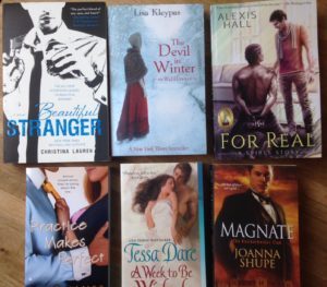 Jag gick bananas på The Internet. Har beställt mängder med böcker från amazon, antikvariat och adlibris och bokus. De börjar anlända nu ...