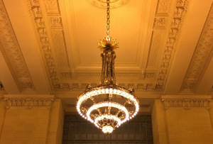 grandcentralchandeliervanderbilthall