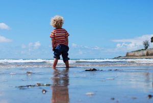 blond-curly-haired-boy-web