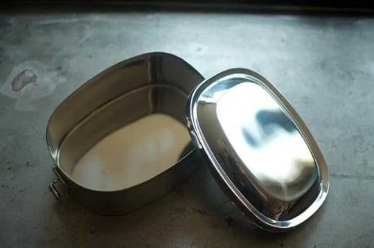 stainless-steel-food-storage-container-open