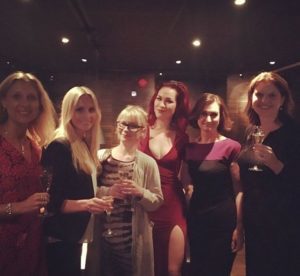 Middag med Nordin Agency och massa fina författare. (Jag var alltså så trött att jag glömde fota maten. Jag vet, helt galet. Vi fick löjrom, piggvar, ost och färska bär med nån gudomlig kräm. Sen dog jag av migrän och trötthet)