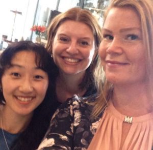 Fina romancetjejerna. Vi åt lunch på Heaven 23 (INGEN av oss tog en räkmacka, haha)