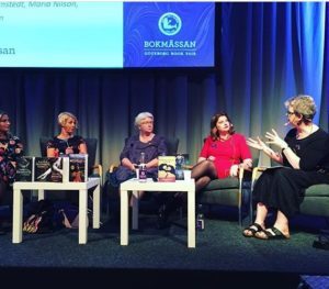 Sen var det romance-seminarium. Tyckte det kändes lyckat. En besökare kom fram och sa att det var ett av mässans bästa seminarier. Glömde fråga om det filmades. Ska se om jag kan ta reda på det.