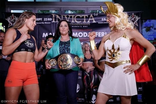 roxy-and-maia-faceoff