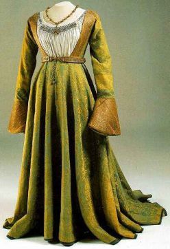 Queen Mary's gown