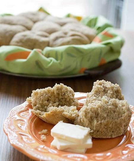 Slow Cooker Whole Wheat Spelt Potato Rolls frees up your oven for other holidays treats! You have to make these this Thanksgiving!
