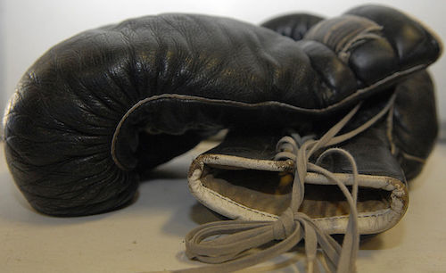 Black_boxing_gloves.jpg