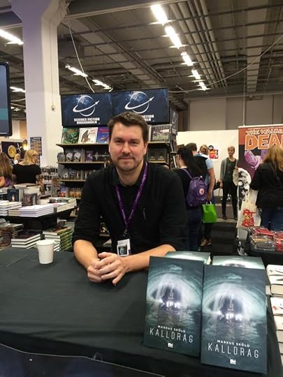 signering-i-sf-bokhandelns-monter-pa%cc%8a-bokma%ccssan