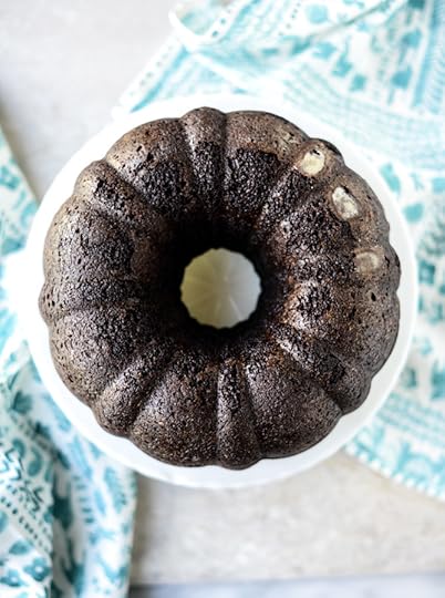 chocolate fudge cake with caramel cream icing I howsweeteats.com