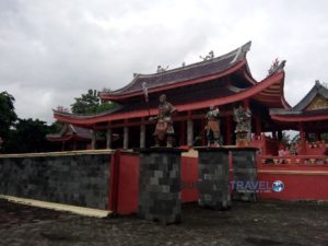 Sam Po Kong Temple - review-3-guards-survive-travel