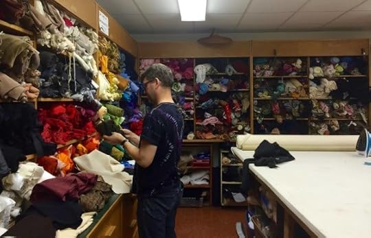 4octlitparkcostumeshop