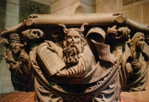 moses_with_horns_110