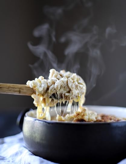 gruyere mac and cheese with caramelized onions I howsweeteats.com