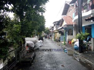 Lawang Sewu Review 1-walking-through-the-streets-survive-travel