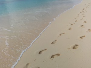 footprints-1145883_1280