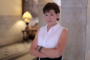 debra-salonen-4349-color-sm