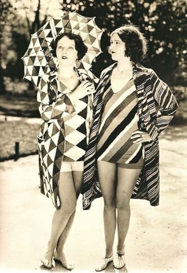 1920s beach fashion